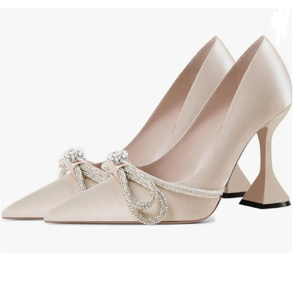 Elegant Pearl Bow Pointed Toe Pumps in Blush